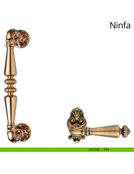 Maniglione dritto per porta Ninfa Linea Calì con rosette tonde patinè