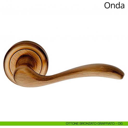 Maniglia per porta interna Onda Linea Calì ottone bronzato graffiato