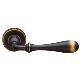 Maniglia per porta interna Tosca Linea Calì rosetta tonda