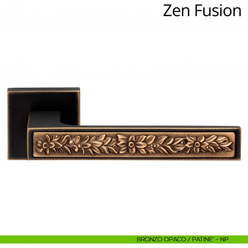 Maniglia per porta interna Zen Fusion Linea Calì su rosetta quadrata bassa bronzo opaco + patinè