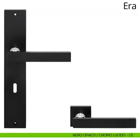 Maniglia con placca per porta Era Linea Calì - nero opaco + cromo lucido - foro patent