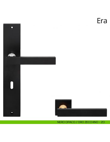 Maniglia con placca per porta Era Linea Calì - nero opaco + oro zecchino - foro patent