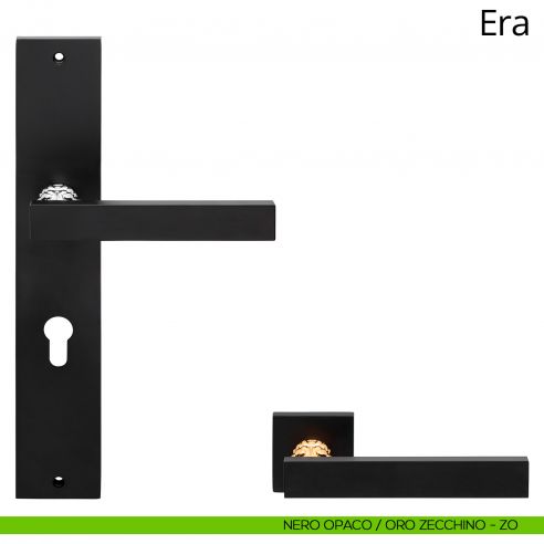 Maniglia con placca per porta Era Linea Calì - nero opaco + oro zecchino - foro yale