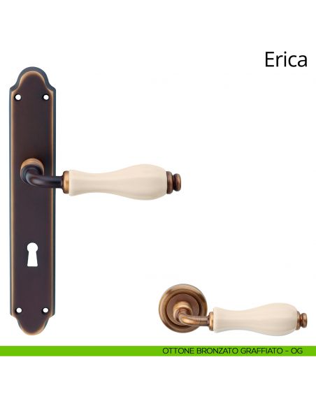 Maniglia con placca per porta porcellana avorio Erica Linea Calì - ottone bronzato graffiato - foro patent