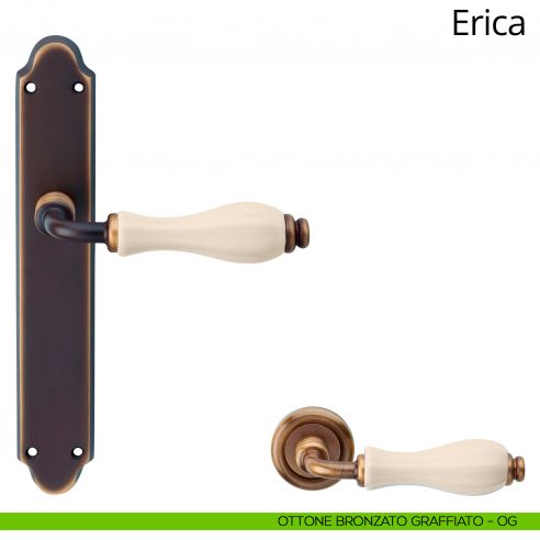Maniglia con placca per porta porcellana avorio Erica Linea Calì - ottone bronzato graffiato - placca cieca