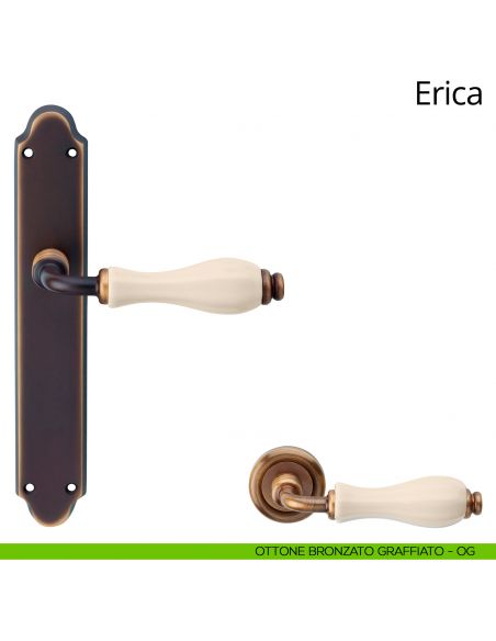 Maniglia con placca per porta porcellana avorio Erica Linea Calì - ottone bronzato graffiato - placca cieca