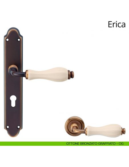 Maniglia con placca per porta porcellana avorio Erica Linea Calì - ottone bronzato graffiato - foro patent