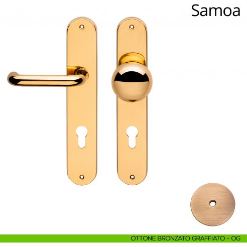 Maniglia per hotel su placca Samoa con pomolo Sfera fisso Linea Calì ottone bronzato graffiato