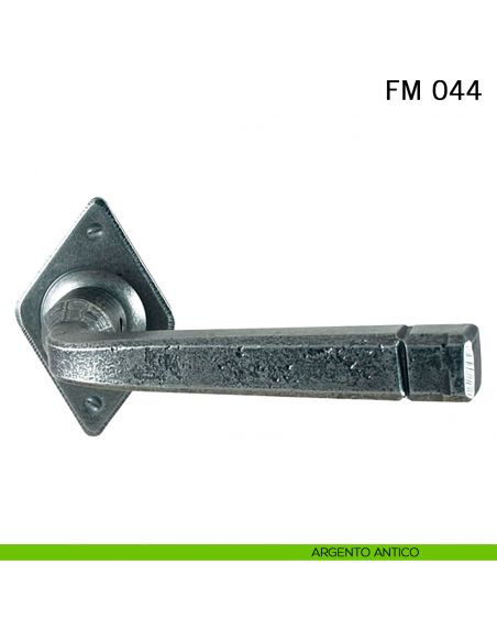 Maniglia in ferro per porta Il Forgiato FM 044 con molla argento antico
