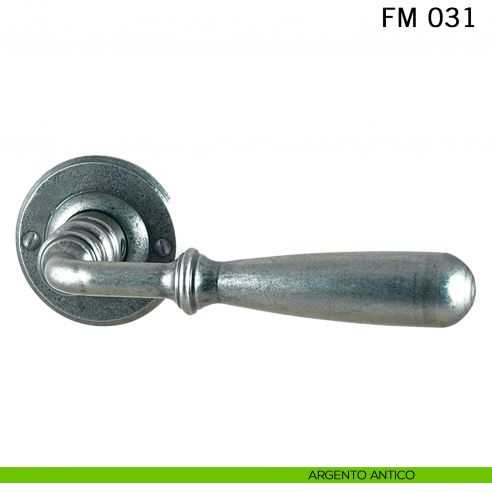 Maniglia in ferro per porta Il Forgiato FM 031 con molla argento antico