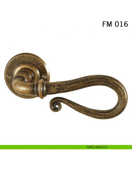 Maniglia in ferro per porta Il Forgiato FM 016 con molla oro antico