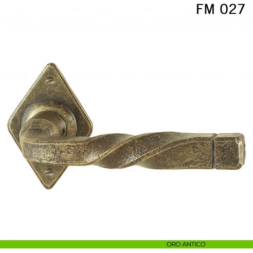 Maniglia in ferro per porta Il Forgiato FM 027 con molla oro antico