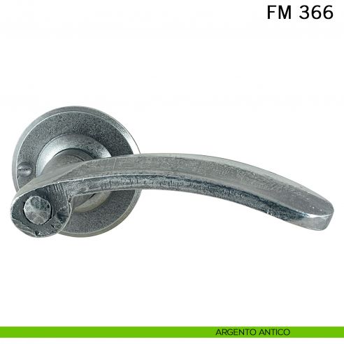 Maniglia in ferro per porta Il Forgiato FM 366 con molla