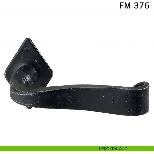 Maniglia in ferro per porta Il Forgiato FM 376 con molla nero italiano