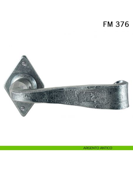 Maniglia in ferro per porta Il Forgiato FM 376 con molla argento antico