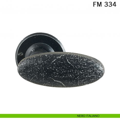 Maniglia in ferro per porta Il Forgiato FM 376 con molla nero italiano