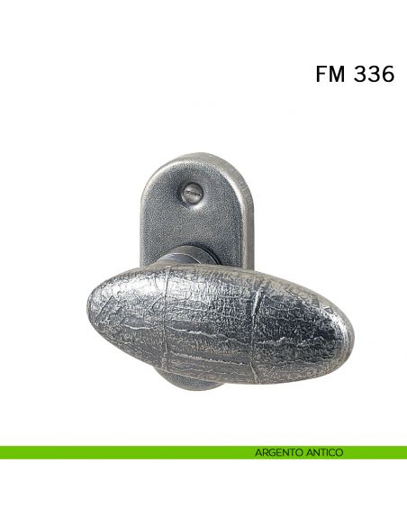 Maniglia in ferro per porta Il Forgiato FM 336 con rosetta ovale argento antico