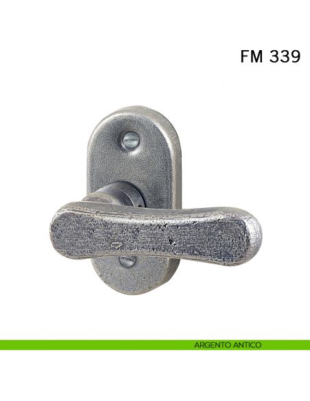 Maniglia in ferro per porta Il Forgiato FM 339 con rosetta ovale argento antico