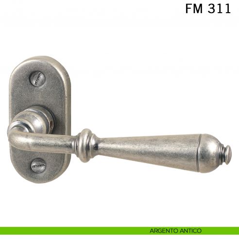 Maniglia in ferro per porta Il Forgiato FM 311 con rosetta ovale argento antico