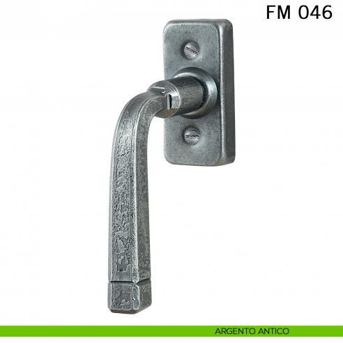 Maniglia in ferro per finestra martellina DK FM 046 Il Forgiato argento antico