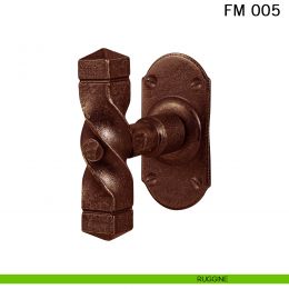 Maniglia in ferro per finestra martellina FM 005 Il Forgiato 2
