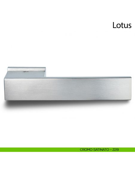 Maniglia per porta Lotus Comit con rosetta rettangolare cromo satinato