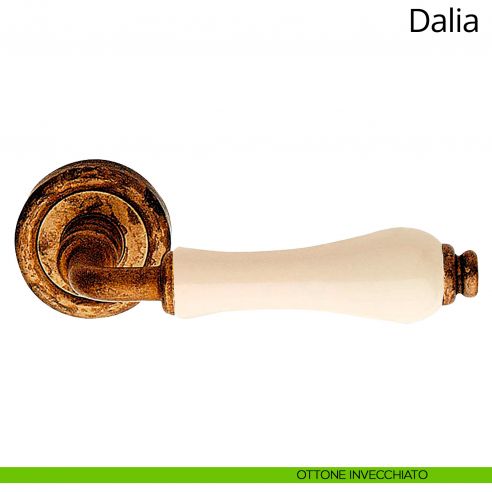 Maniglia porcellana avorio Dalia Linea Calì ottone invecchiato