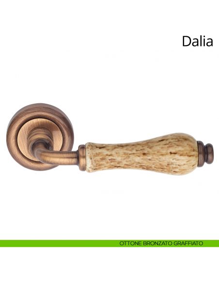 Maniglia porcellana maculata Dalia Linea Calì ottone bronzato graffiato