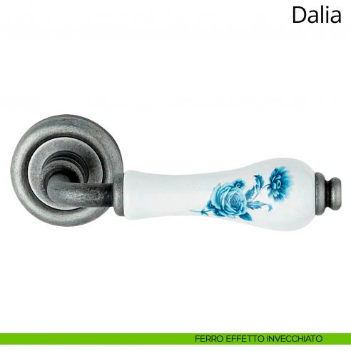 Maniglia porcellana bianca con fiori blu Dalia Linea Calì ferro effetto invecchiato
