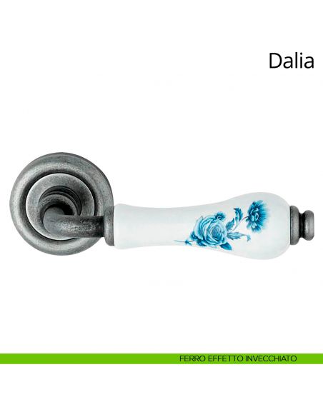 Maniglia porcellana bianca con fiori blu Dalia Linea Calì ferro effetto invecchiato