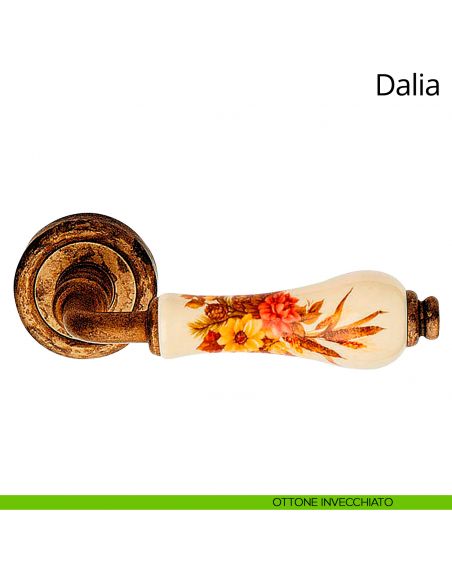 Maniglia porcellana avorio decorata Dalia Linea Calì ottone invecchiato