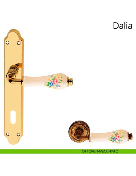 Maniglia porcellana avorio fiorata con placca per porta Dalia Linea Calì patent ottone invecchiato