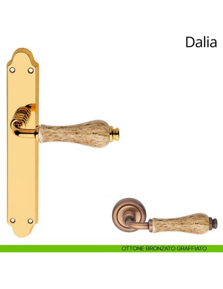 Maniglia porcellana maculata con placca per porta Dalia Linea Calì cieca ottone bronzato graffiato