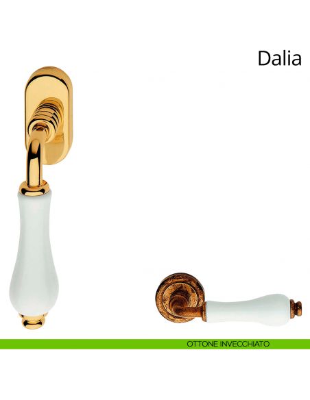 Maniglia con porcellana bianca per finestra martellina DK Dalia Linea Calì ottone invecchiato