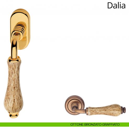 Maniglia con porcellana maculata per finestra martellina DK Dalia Linea Calì ottone bronzato graffiato