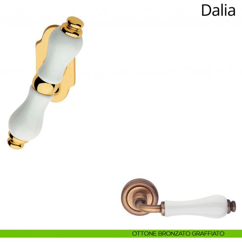 Maniglia porcellana bianca per finestra martellina Dalia Linea Calì ottone bronzato graffiato