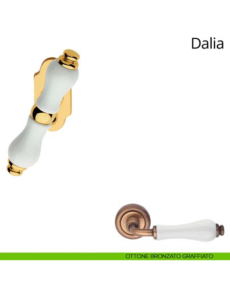 Maniglia porcellana bianca per finestra martellina Dalia Linea Calì ottone bronzato graffiato