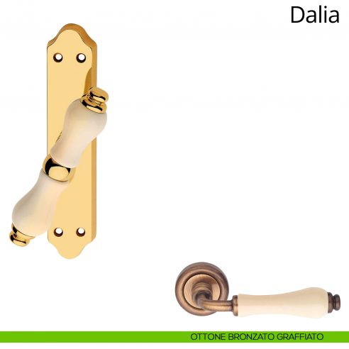 Maniglia porcellana avorio per finestra cremonese Dalia Linea Calì ottone bronzato graffiato