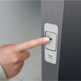 Sistema di blocco magnetico Push & Go Evo Celegon per porte a doppia anta