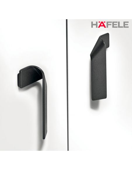 Maniglia di design per mobile piegata destra Hafele H2155 - Ambientata