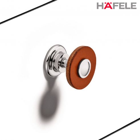 Pomolo circolare in pelle e acciaio per mobili Hafele - Ambientata