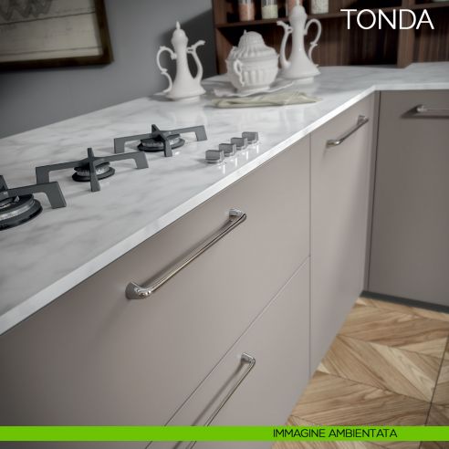 Maniglia per mobile moderno Tonda Bosetti Marella Design MG44133-MG44132 immagine ambientata