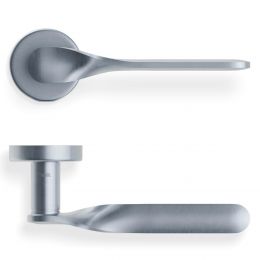 Maniglia per porta H 383 Valli collezione Fusital con rosetta fine 2