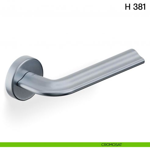 Maniglia per porta H 381 Valli collezione Fusital con rosetta fine cromosat