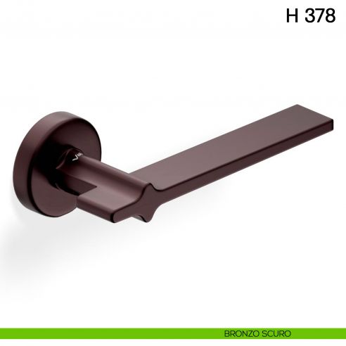 Maniglia per porta H 378 Valli collezione Fusital con rosetta fine bronzo scuro