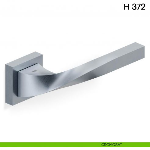 Maniglia per porta H 372 Valli collezione Fusital cromosat