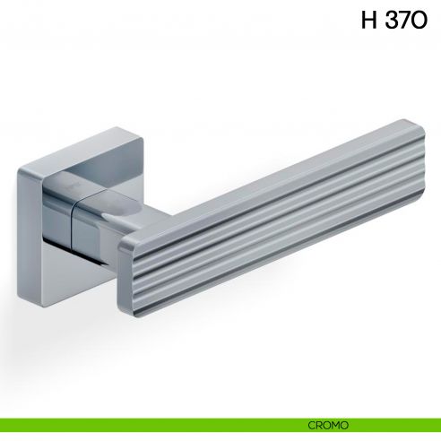 Maniglia per porta H 370 Valli collezione Fusital con rosetta fine cromo
