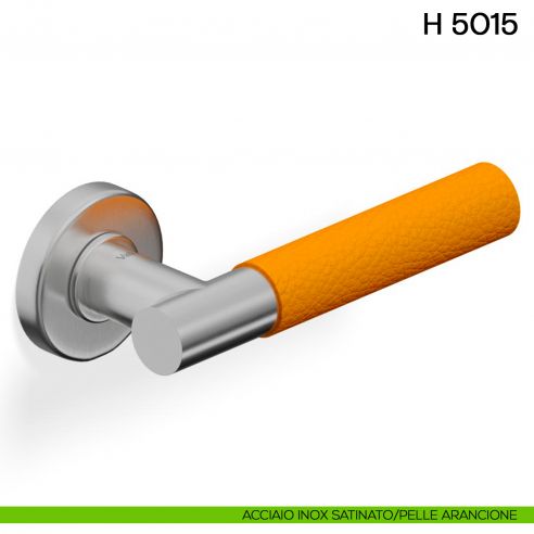 Maniglia per porta H 5015 Valli collezione Fusital acciaio inox satinato - pelle arancione