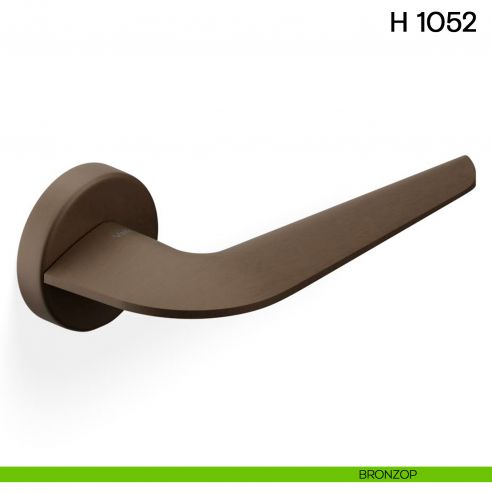 Maniglia per porta H 1052 Valli collezione Fusital con rosetta fine bronzop