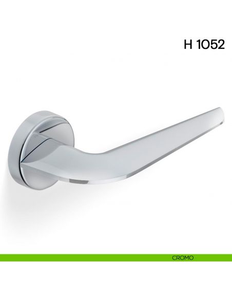 Maniglia per porta H 1052 Valli collezione Fusital con rosetta fine cromo